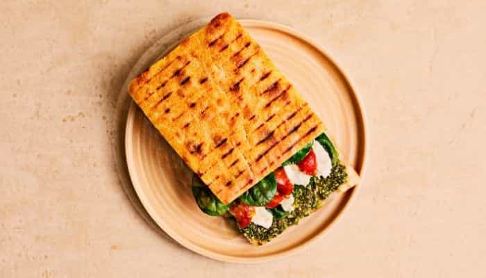 Foccacia med mozzarella & soltørrede tomater 