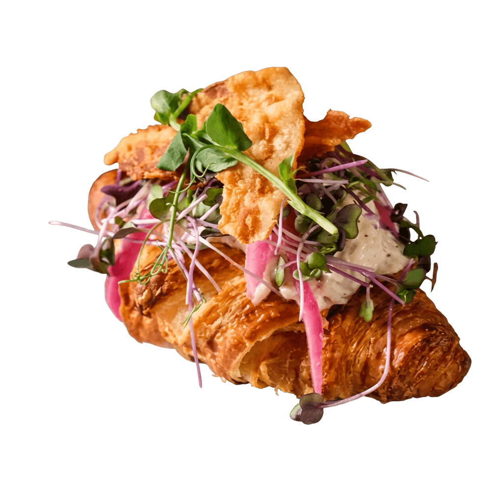 Smørcroissant m. kyllingesalat & sprødstegte bacon